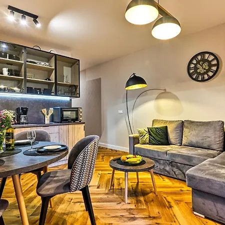 Apartament B8 Green Z Basenem, Jacuzzi, Sauna, Spa Znajduje Sie W Tym Samym Budynku, Blisko Norweska Polana - 5d Apartment Szklarska Poreba