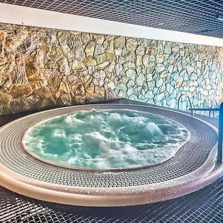 Apartment Apartament B8 Green Z Basenem, Jacuzzi, Sauna, Spa Znajduje Sie W Tym Samym Budynku, Blisko Norweska Polana - 5d Szklarska Poreba